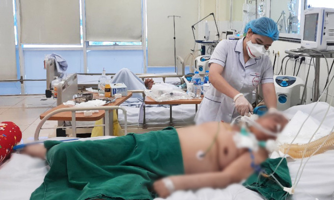 Bệnh nhân Covid nặng tăng trở lại, Việt Nam chuẩn bị ứng phó